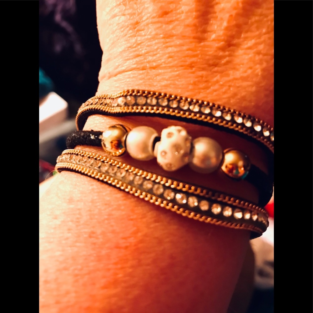 Black & Gold Beaded Triple-Strand Bracelet - Picture 2 of 5